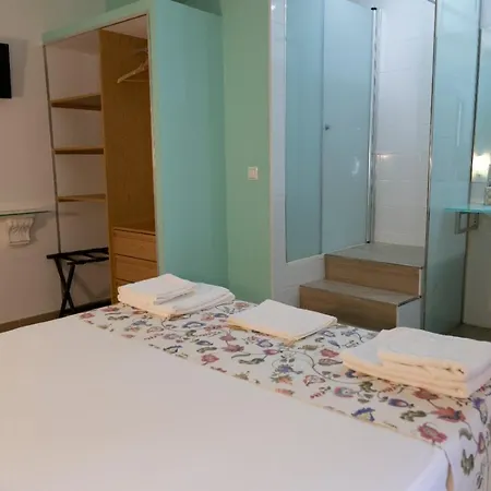 招待所 普尔塔德拉卢纳旅馆 科爾多瓦