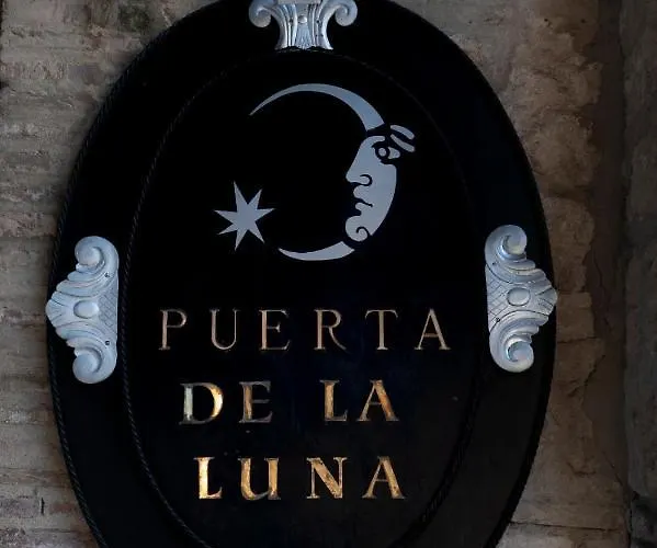 Gasthuis Puerta De La Luna