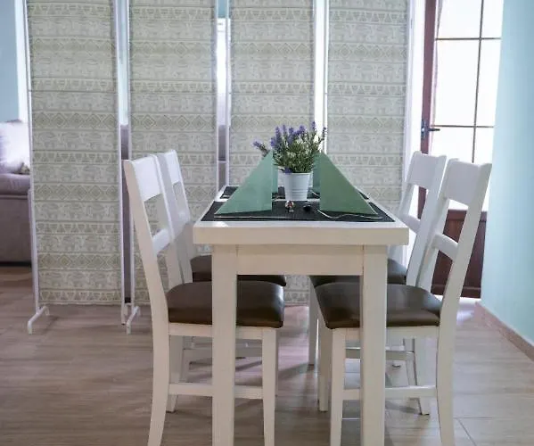 Gasthuis Puerta De La Luna