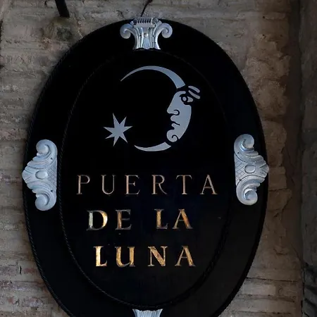 بيت ضيافة Puerta De La Luna