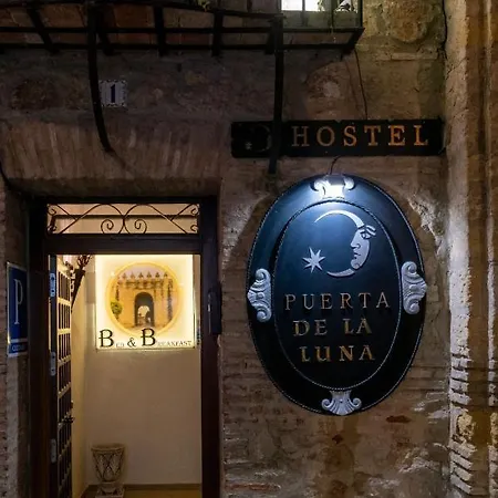 Puerta De La Luna
